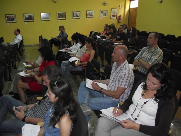 Técnicos y profesionales asistentes a la jornada de turismo sostenible (Foto: Mancomunidad Horta Sud – Horta Noticias).